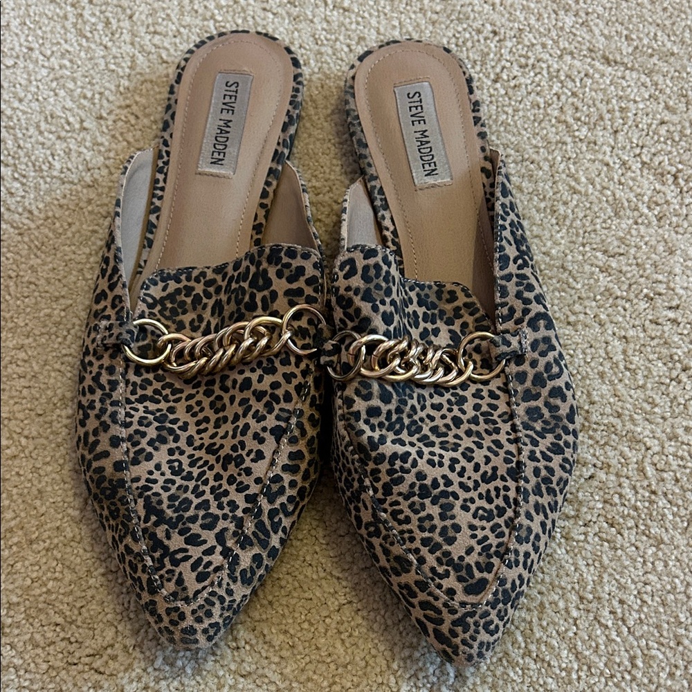 Steve Madden Leopard-Print Pointed Mules with Gold Chain